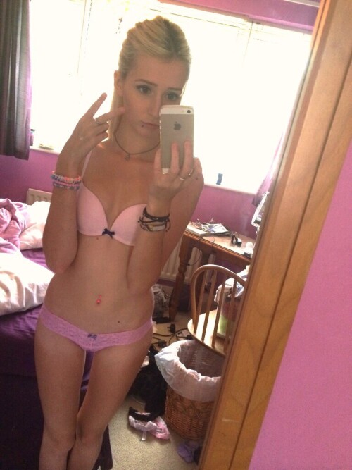 Kirabee / Kitten Sophie Nude Leaked Onlyfans Photo Kirabee / Kitten Sophie Nude Leaked Onlyfans Photo