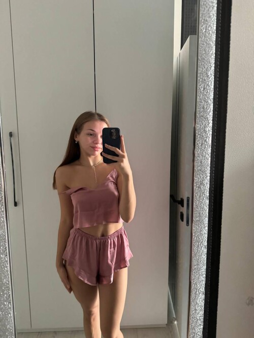 sexy_yunno | madnesstiny | tiny_cristiny | BritneyIsCharming Nude Leaked Onlyfans Photo