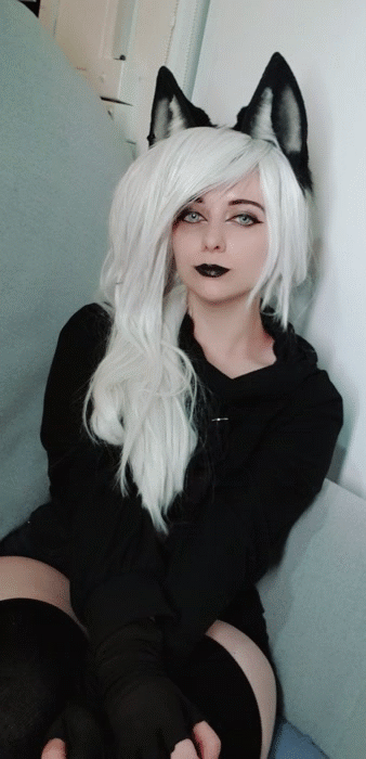 wolfgirl6880405dd6cb459df.gif