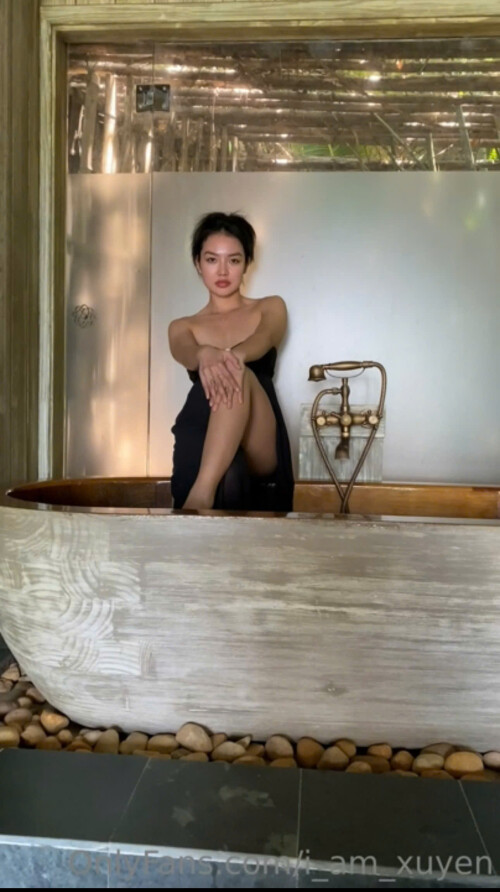 Kim Xuyên / I_AM_XUYEN Nude Leaked Onlyfans Photo Kim Xuyên / I_AM_XUYEN Nude Leaked Onlyfans Photo