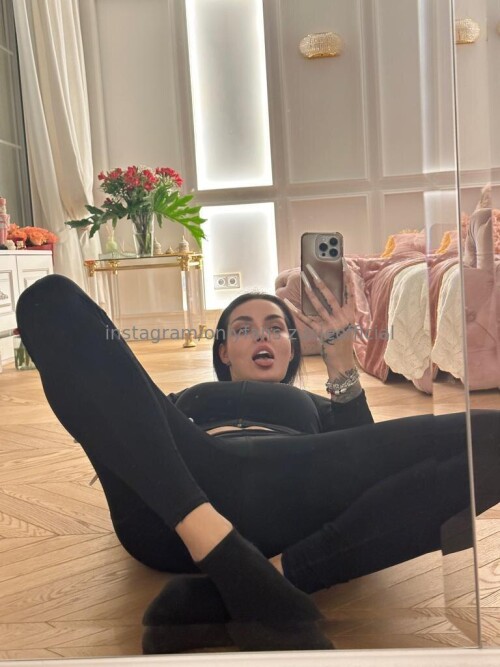 Zusje Nude Leaked Onlyfans Photo Zusje Nude Leaked Onlyfans Photo